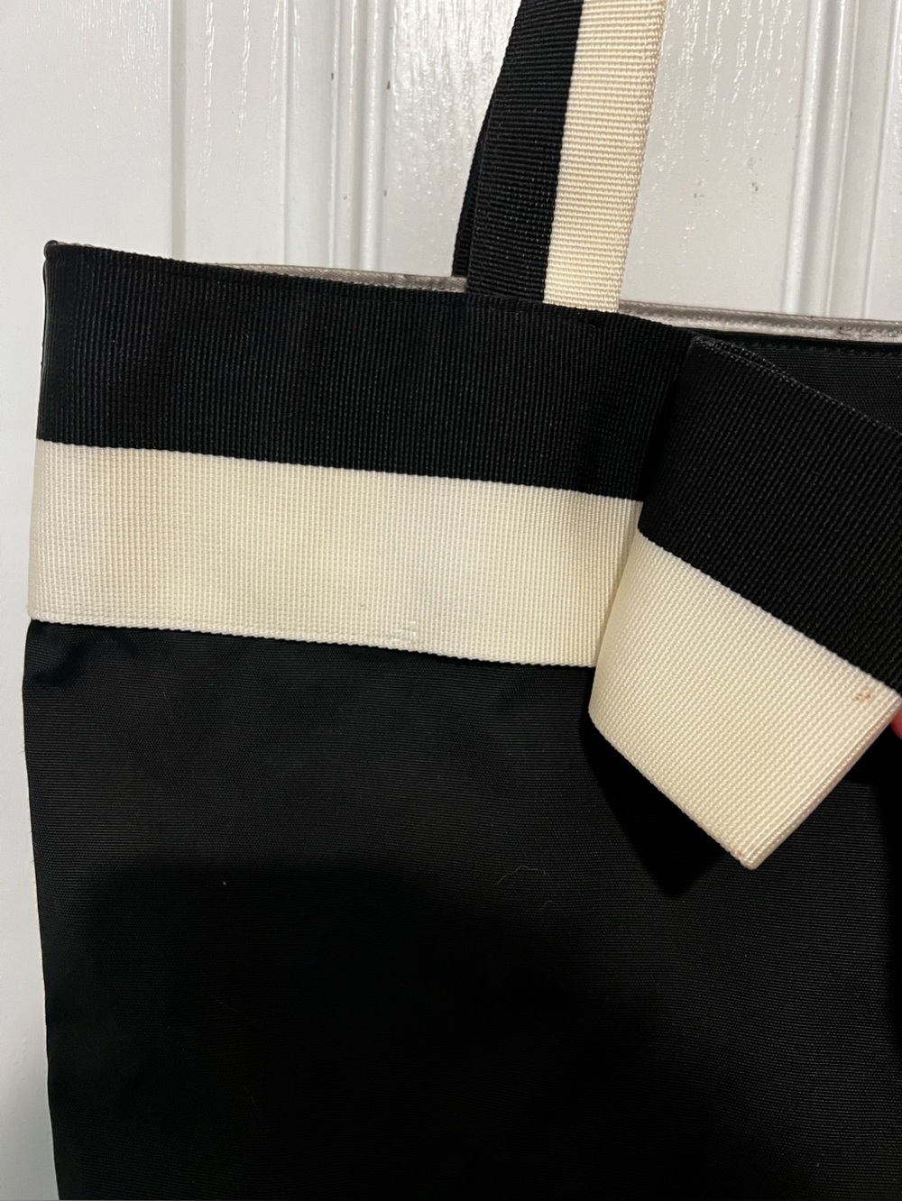 Kate Spade Barrow Street Bow Tote Bag Purse Zipper Top Black Cream - Picture 6 of 16